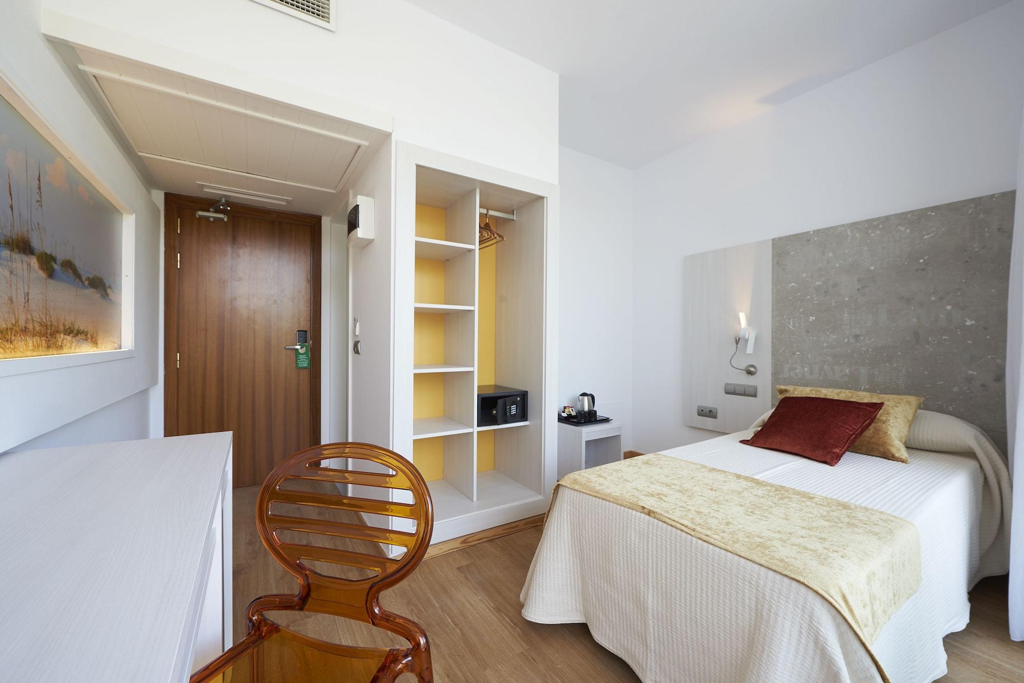 Hotel Abrat Sant Antoni de Portmany Exterior foto