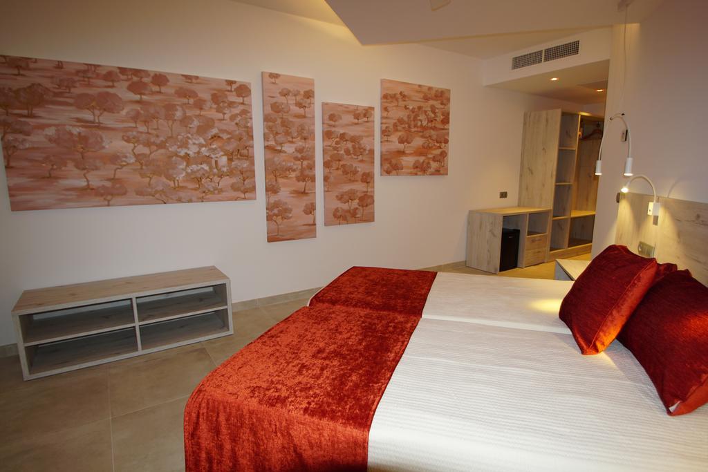 Hotel Abrat Sant Antoni de Portmany Exterior foto
