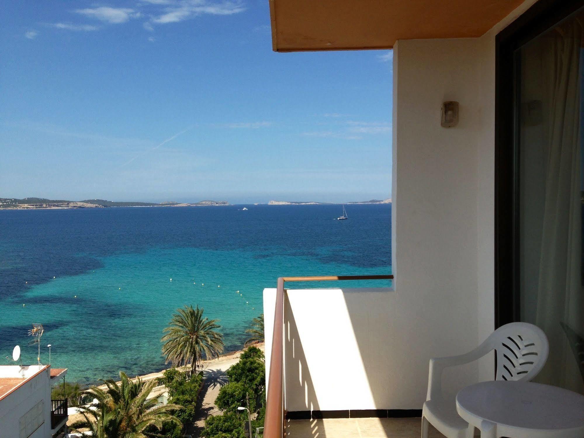 Hotel Abrat Sant Antoni de Portmany Exterior foto