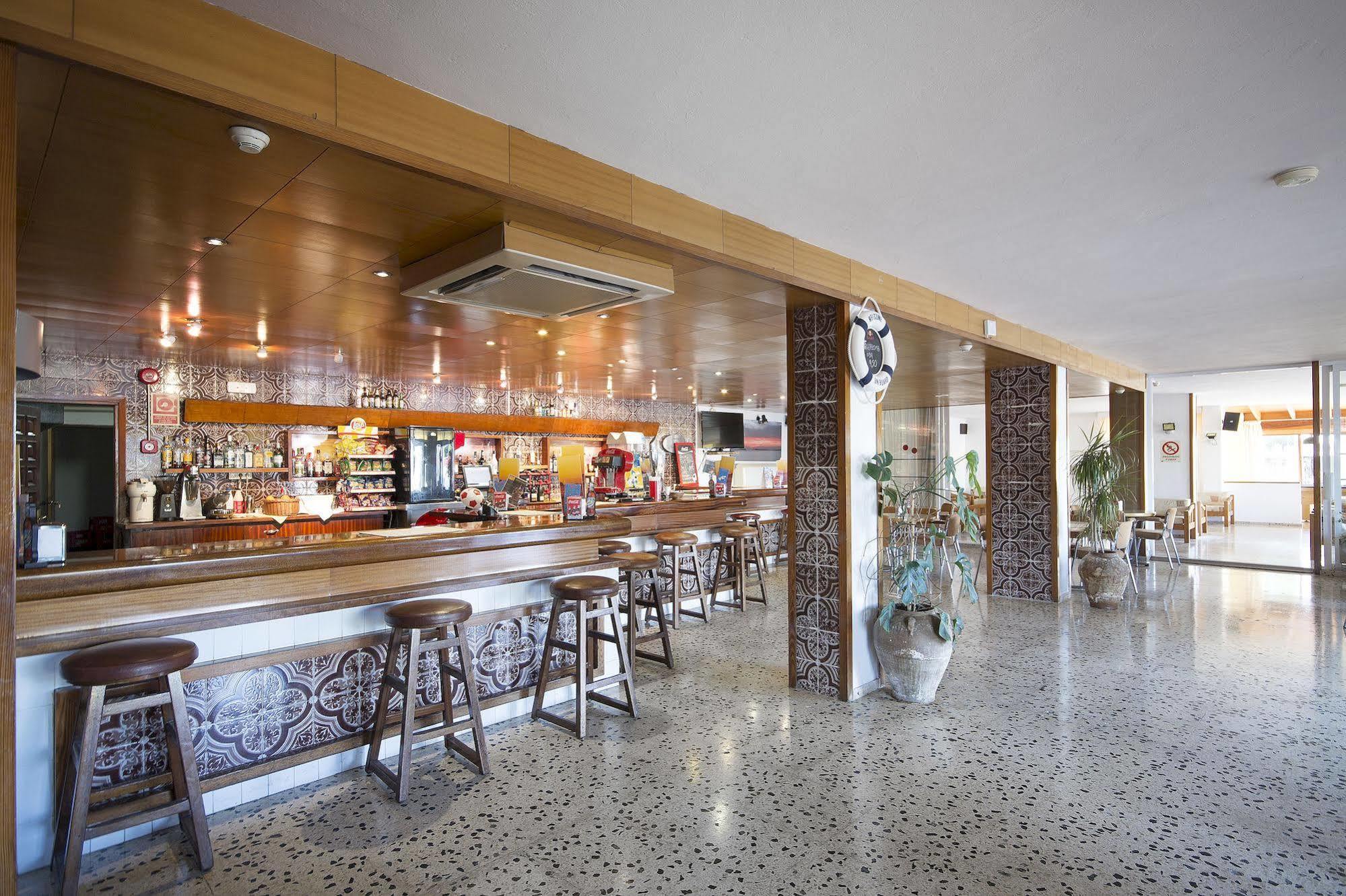 Hotel Abrat Sant Antoni de Portmany Exterior foto